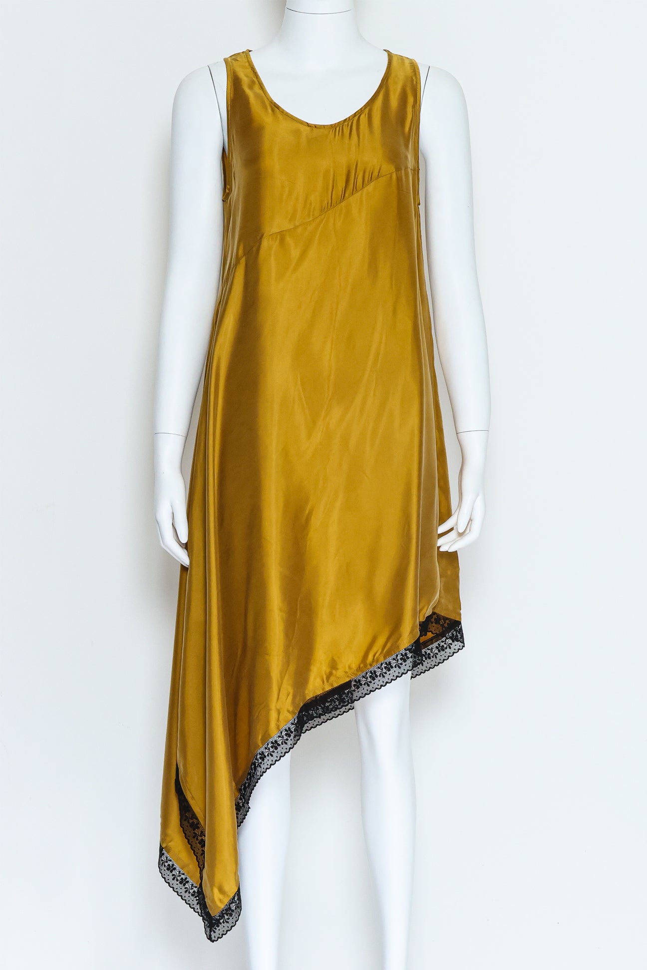 MM6 MAISON MARGIELA - A MUSTARD ASYMMETRICAL DRESS WITH LACE TRIM