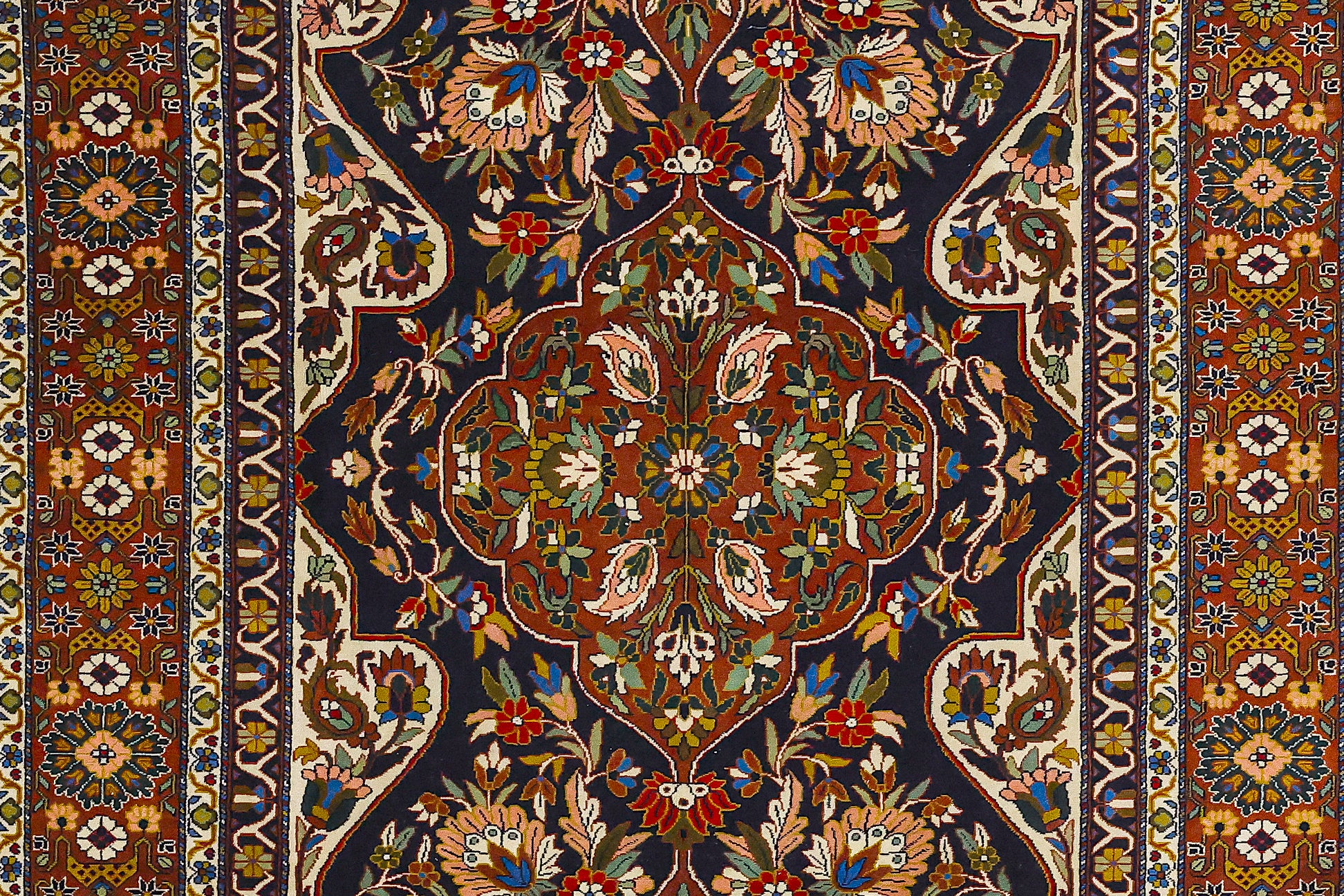 A LARGE MASHAD WOOL CARPET (282 x 198cm)