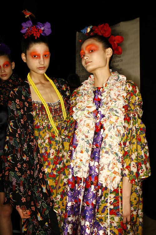 AKIRA – A MULTICOLOURED FLORAL PRINT DRESS