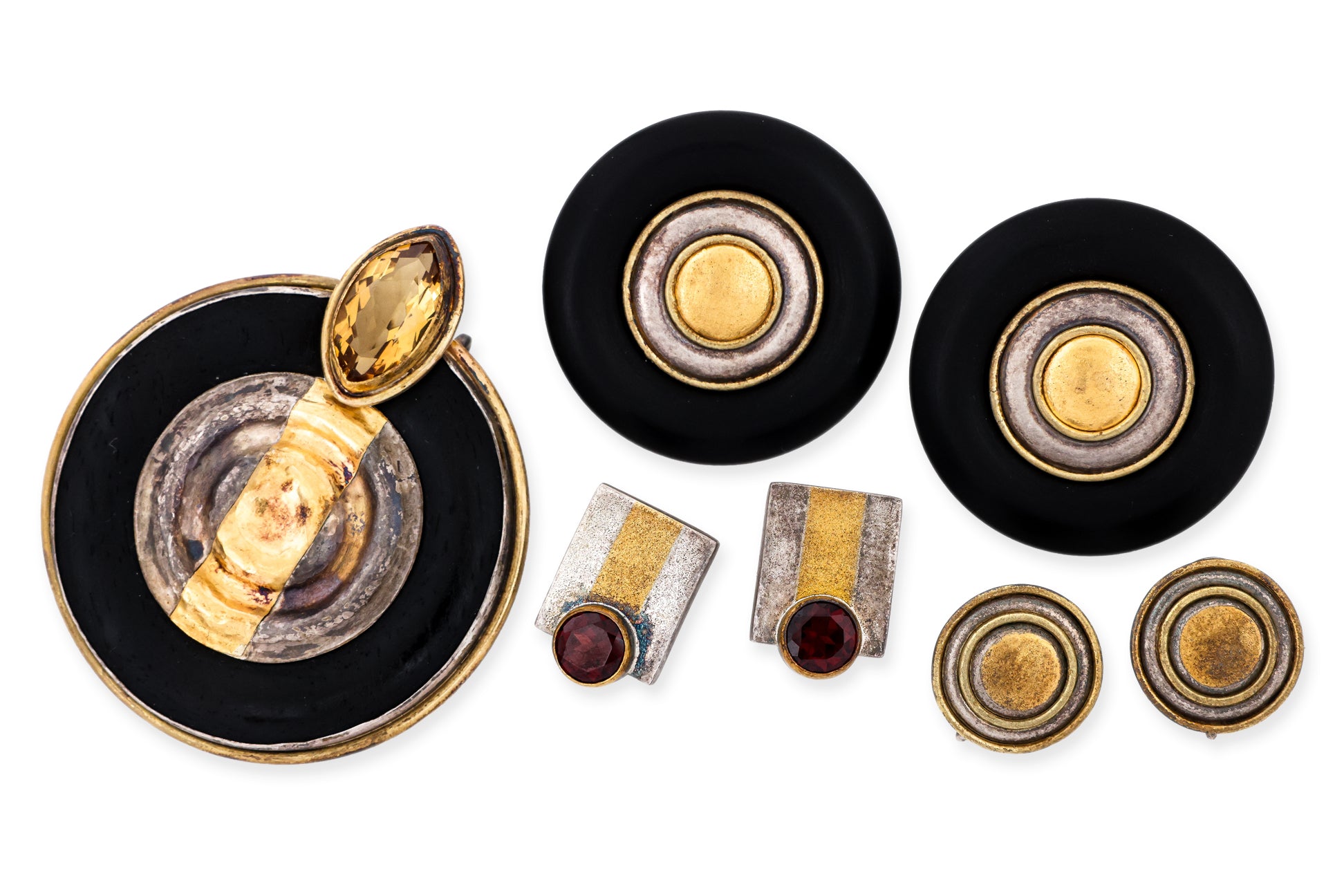 HERBERT WINSAUER - AN EARRING AND BROOCH SET TOGETHER WITH TWO PAIRS OF EARRINGS