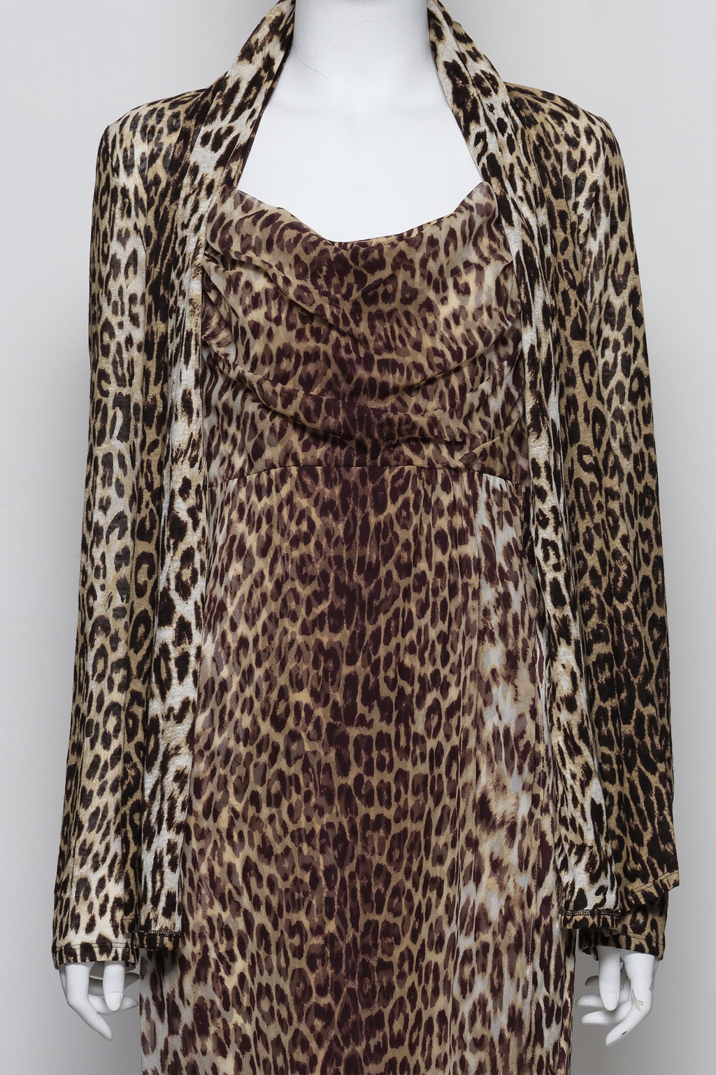 ELIE TAHARI - A LEOPARD PRINT DRESS AND CARDIGAN ENSEMBLE