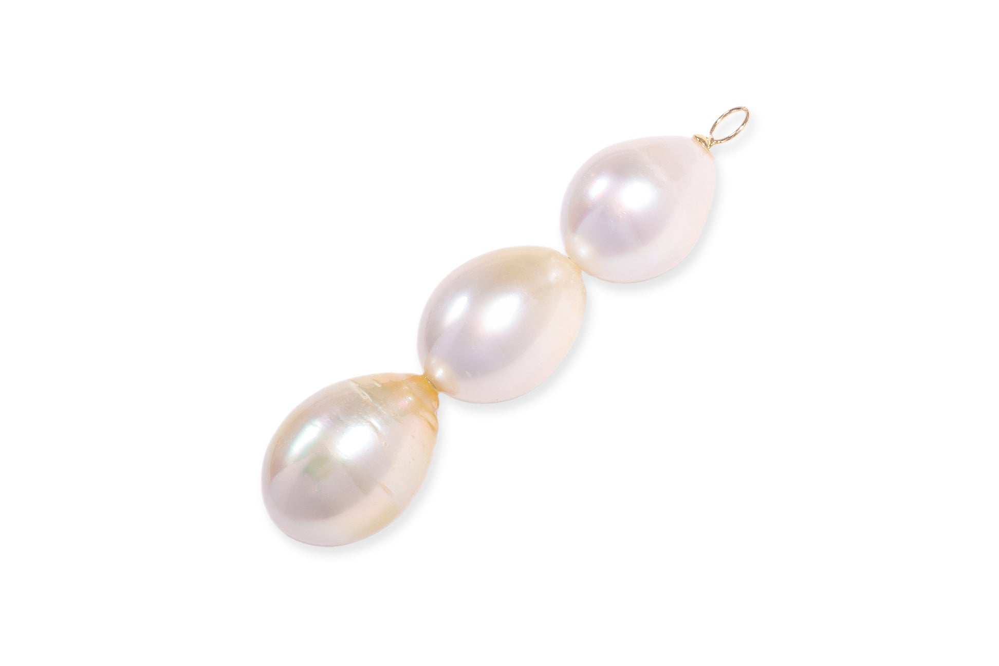 A SOUTH SEA CULTURED PEARL PENDANT