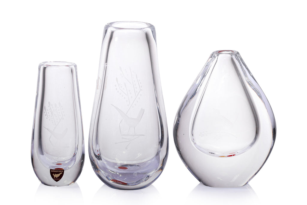 A GROUP OF THREE ORREFORS ETCHED 'BIRD' GLASS VASES