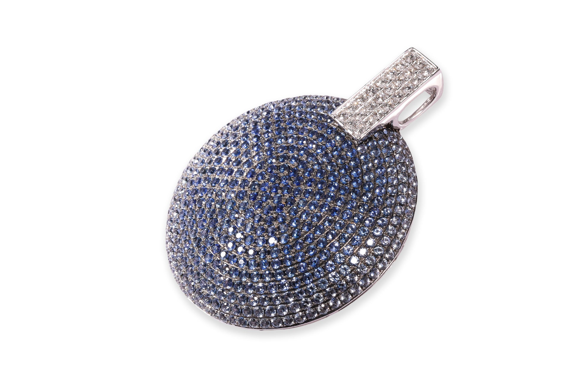 A LARGE SAPPHIRE GRADIENT AND DIAMOND PENDANT