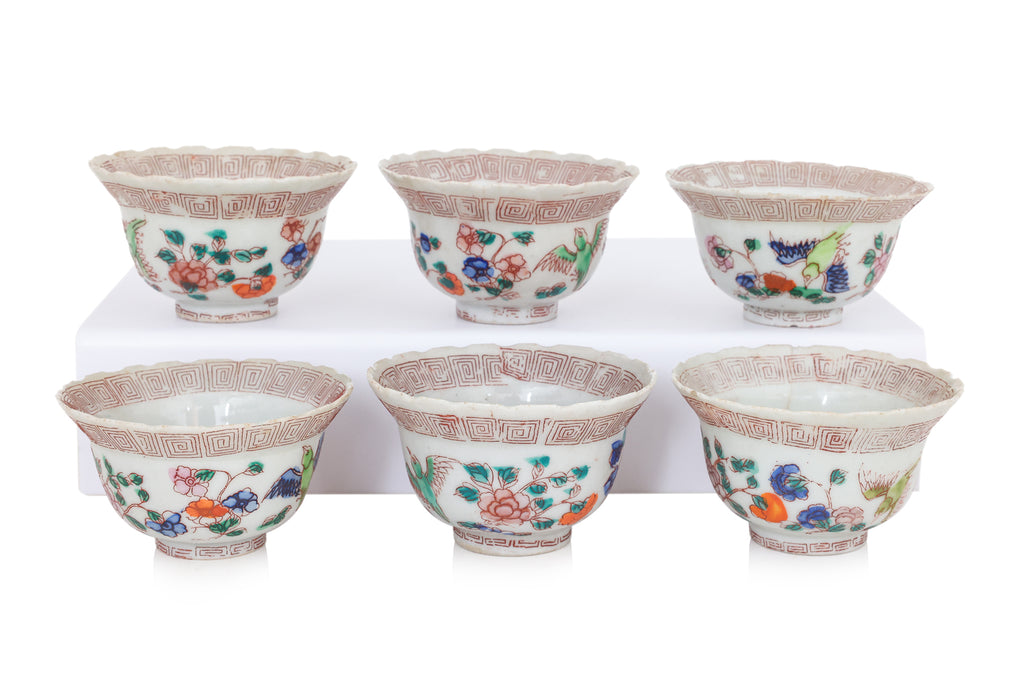 A SET OF 11 PORCELAIN TEA BOWLS