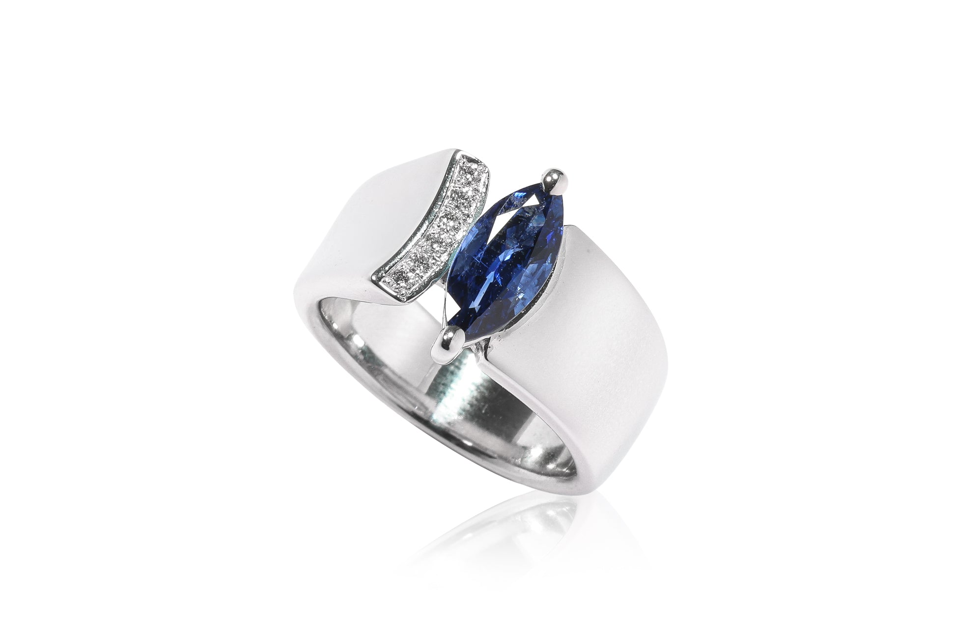 A SAPPHIRE AND DIAMOND RING BY TASAKI