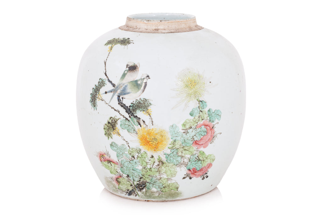 A FAMILLE ROSE PORCELAIN JAR