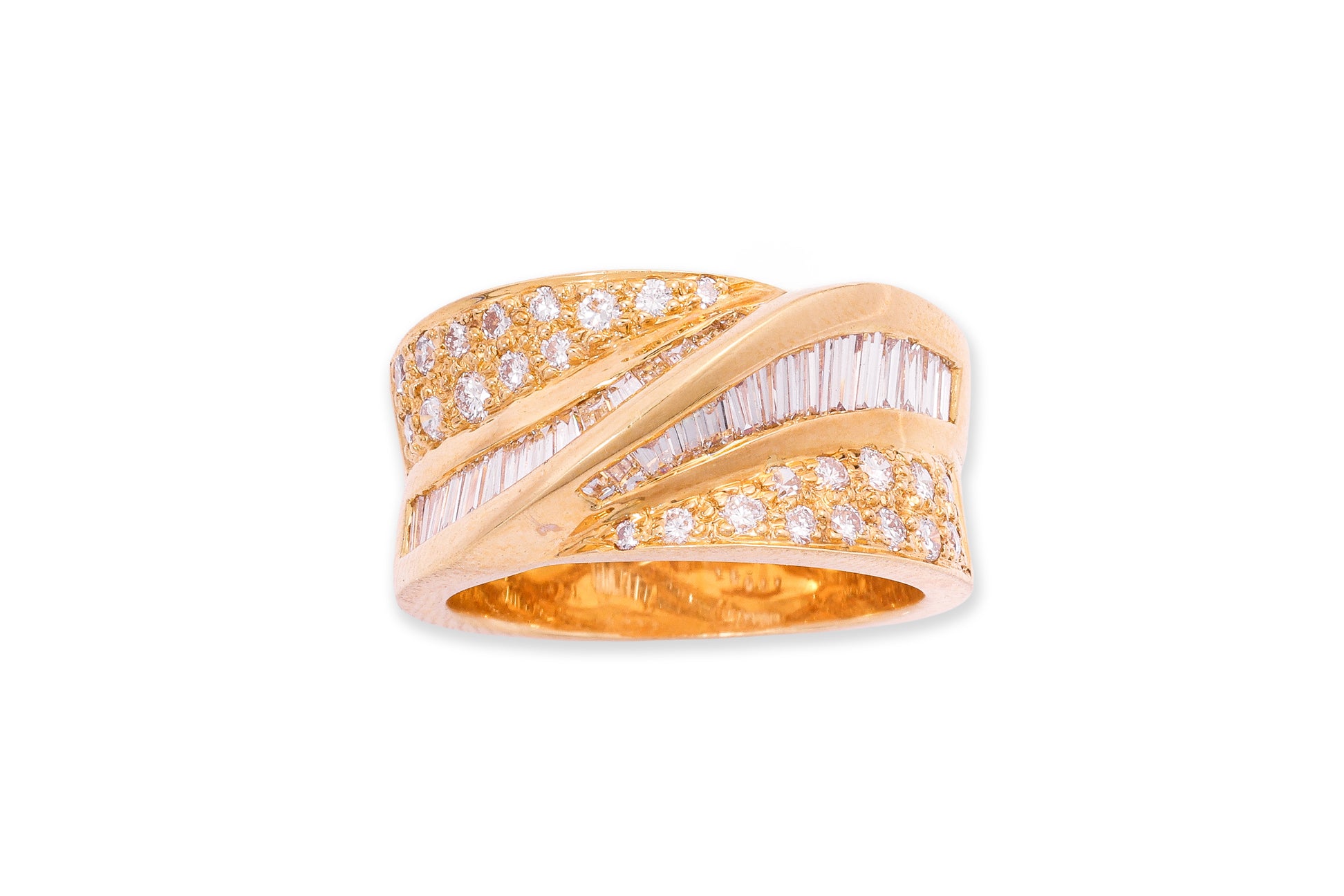 A HIGH KARAT GOLD DIAMOND RING