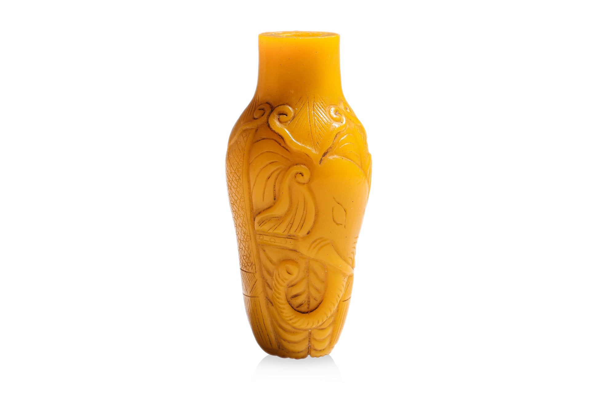 A YELLOW GLASS SNUFF BOTTLE