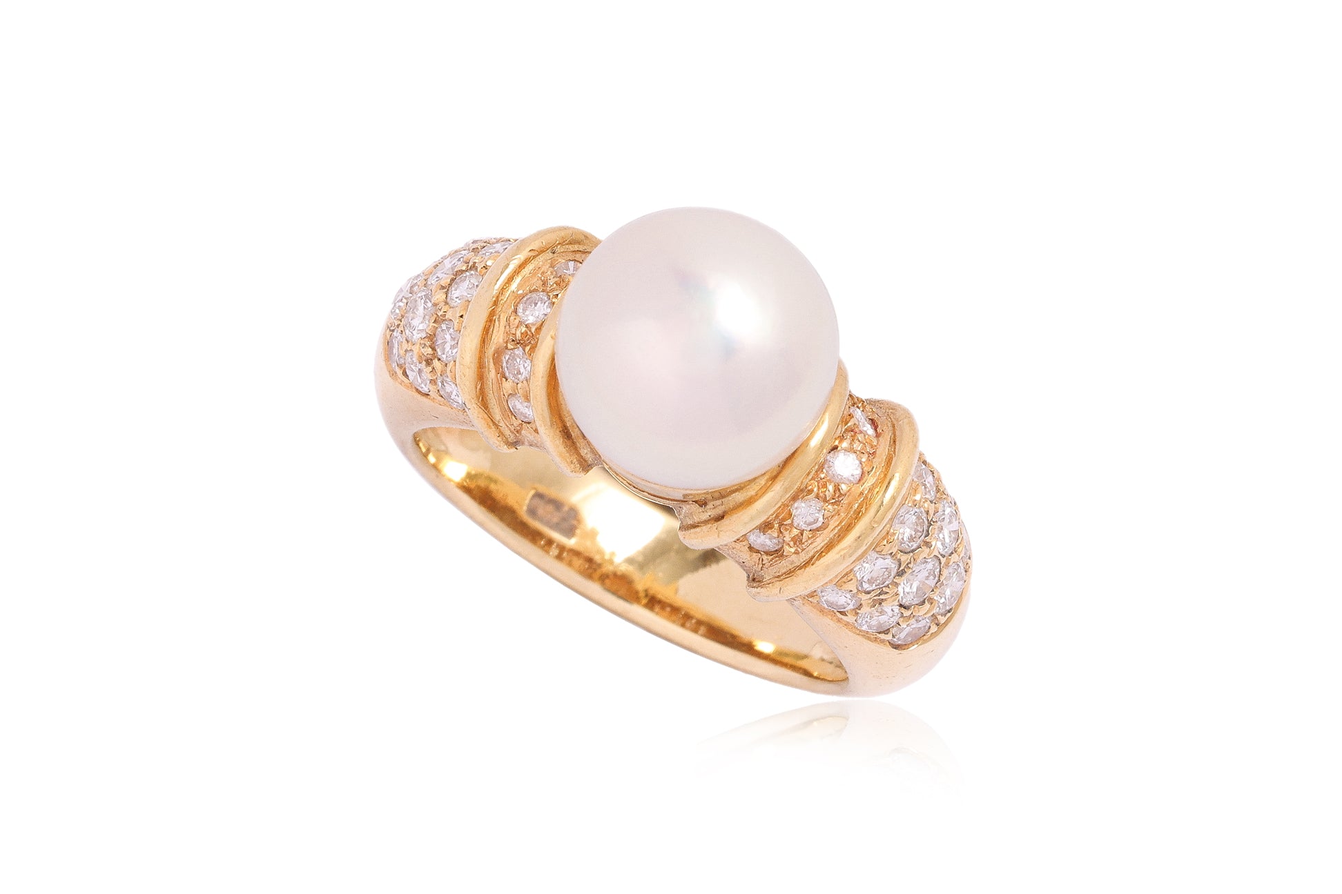 A CULTURED PEARL AND DIAMOND RING