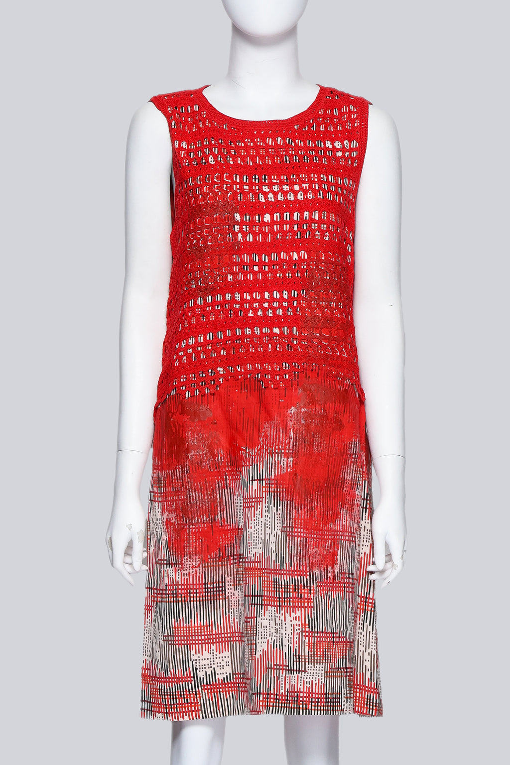 BOTTEGA VENETA - A RED LACE KNIT PAINTED SHIFT DRESS