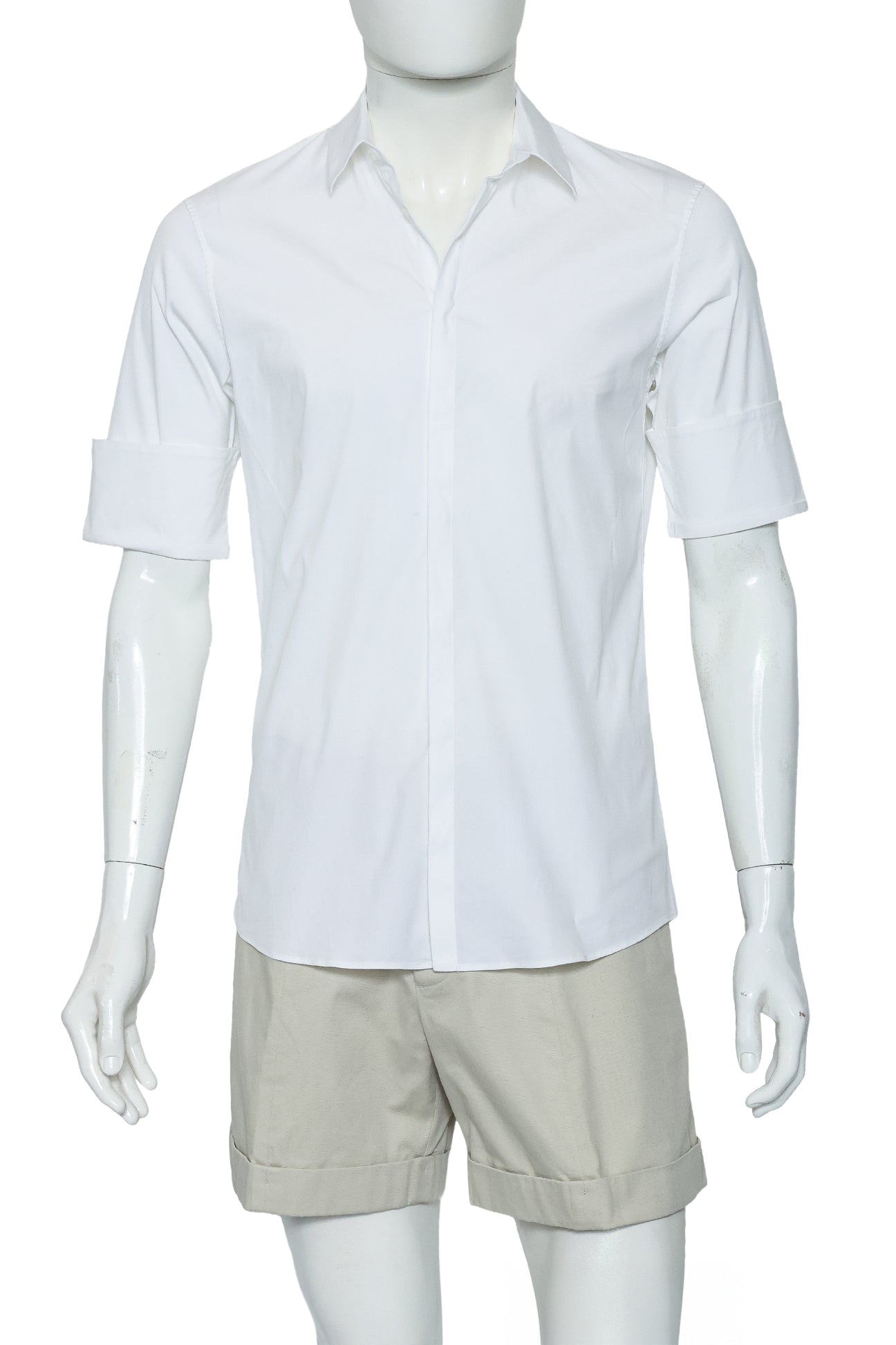 JIL SANDER - A WHITE SHIRT AND BEIGE SHORTS ENSEMBLE