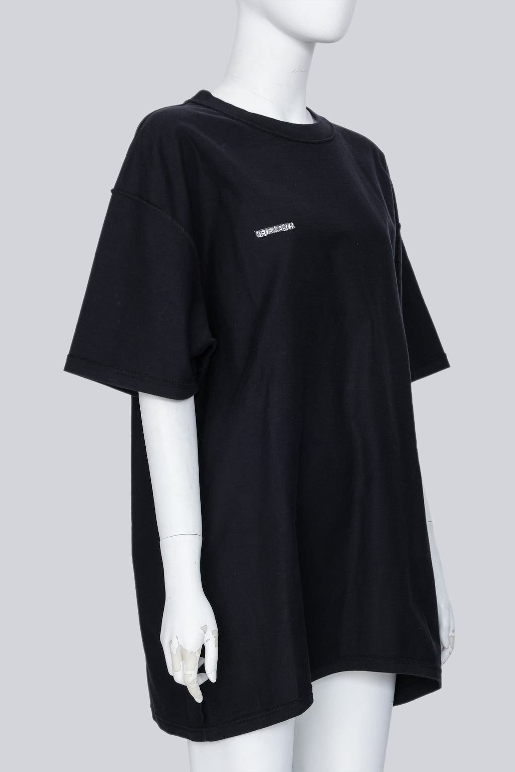 VETEMENTS - A WINTER 2019 BLACK 'INSIDE OUT' T-SHIRT