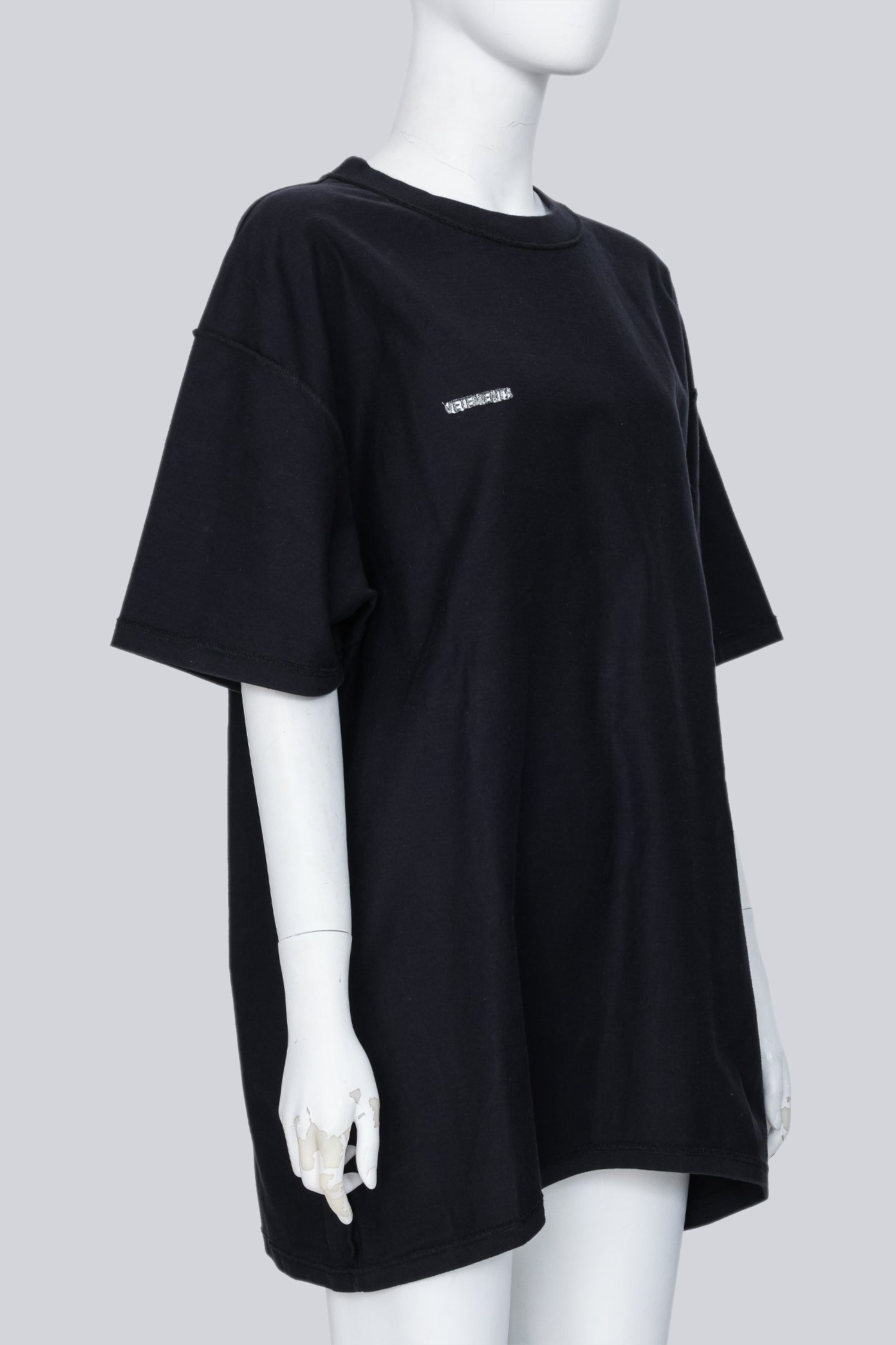 VETEMENTS - A WINTER 2019 BLACK 'INSIDE OUT' T-SHIRT