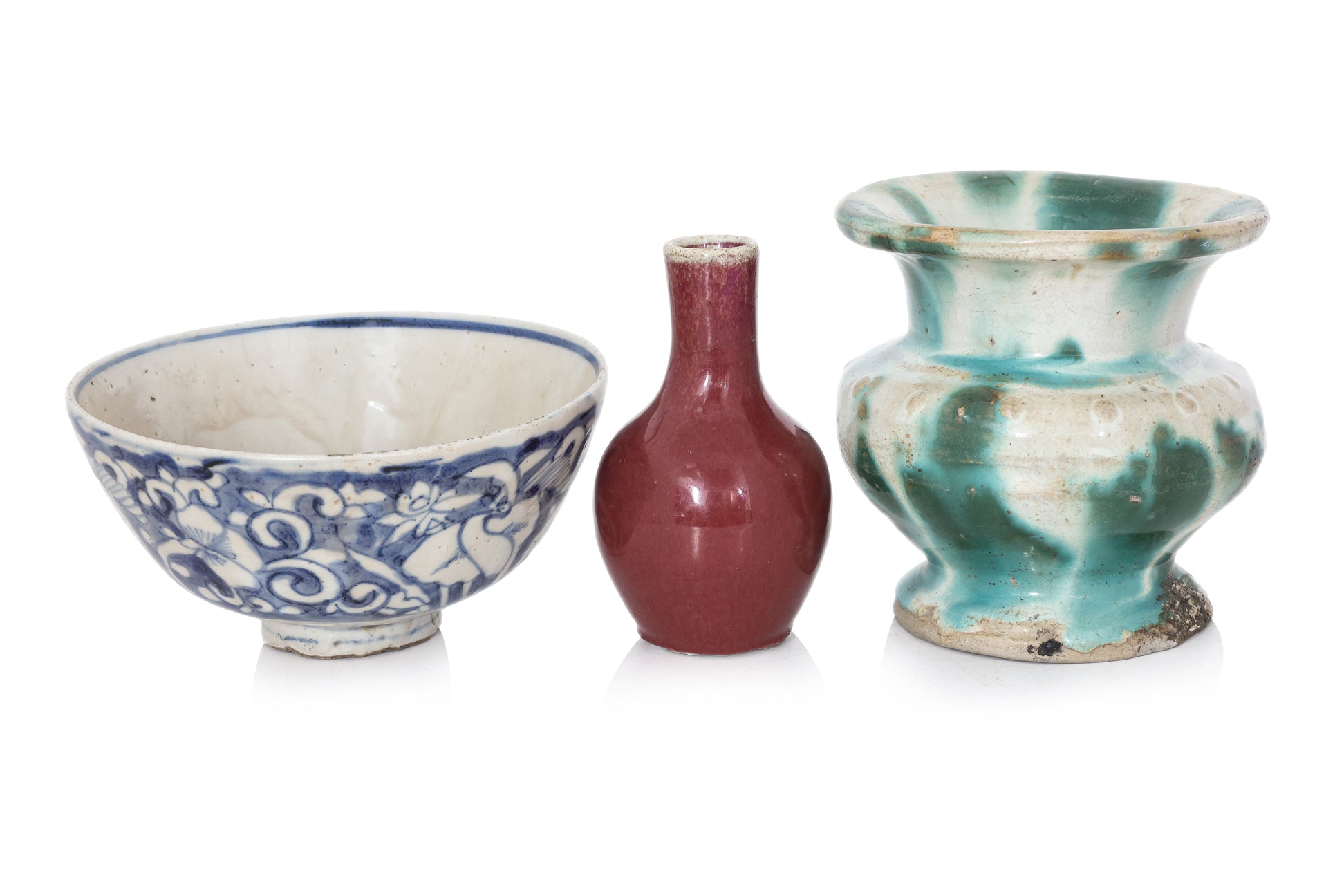 A GROUP OF THREE CERAMIC WARES
