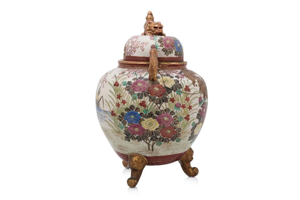 A LARGE SATSUMA POTTERY JAR AND COVER