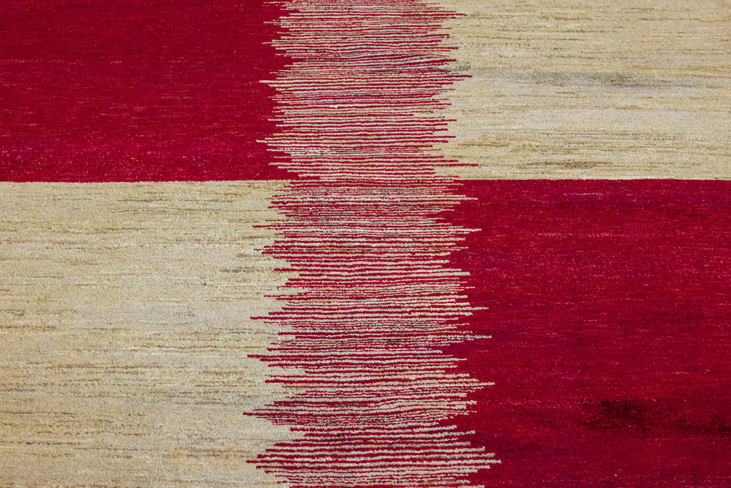 A CONTEMPORARY ZOLLANVARI RUG (243 x 154)
