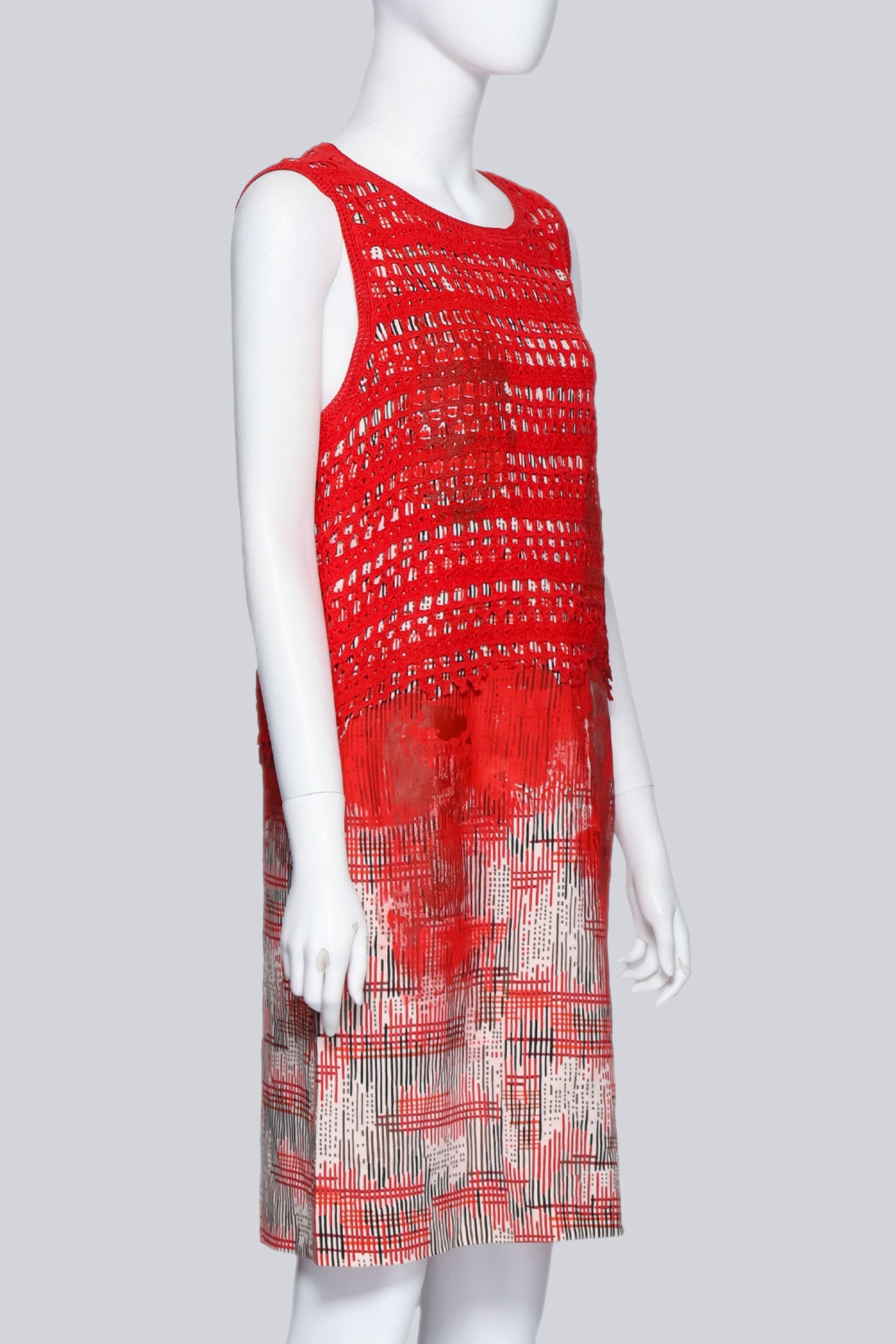 BOTTEGA VENETA - A RED LACE KNIT PAINTED SHIFT DRESS