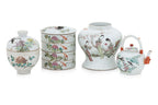 A GROUP OF FOUR FAMILLE ROSE PORCELAIN ITEMS