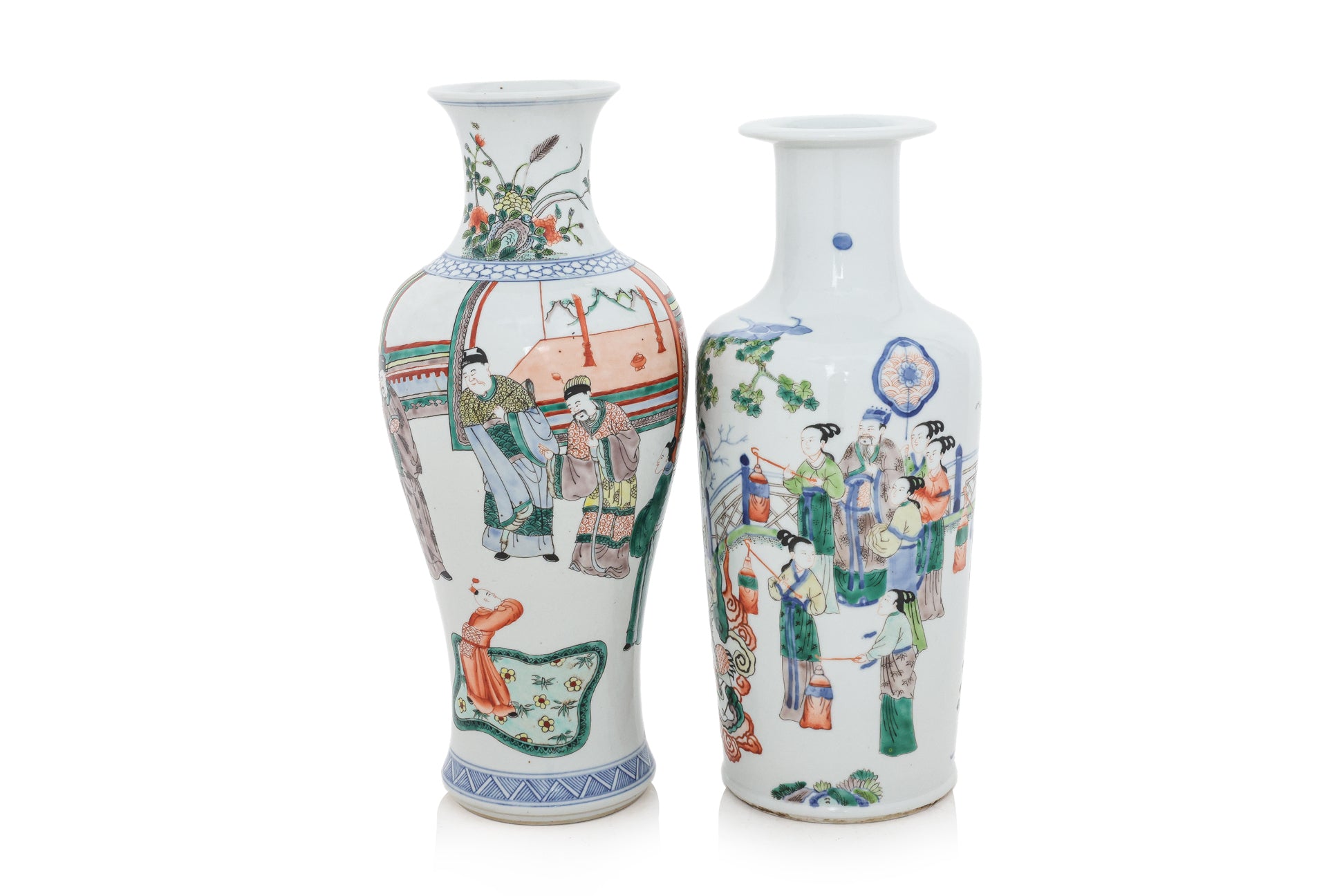 A WUCAI MALLET VASE AND A FAMILLE VERTE BALUSTER VASE
