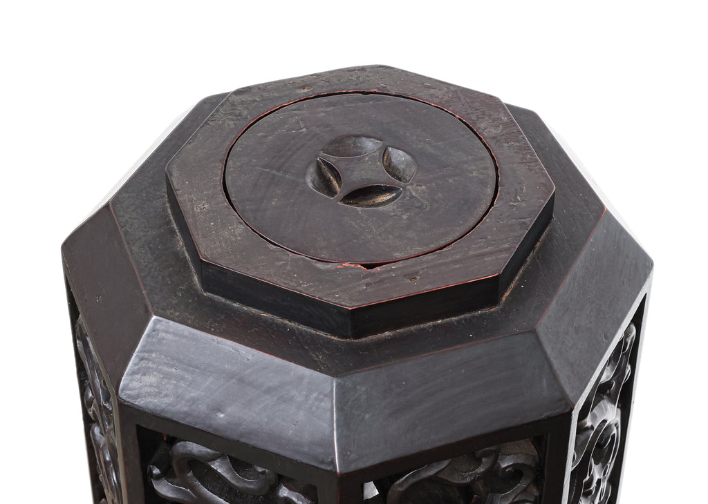 A PAIR OF BLACK LACQUER WOOD LANTERNS