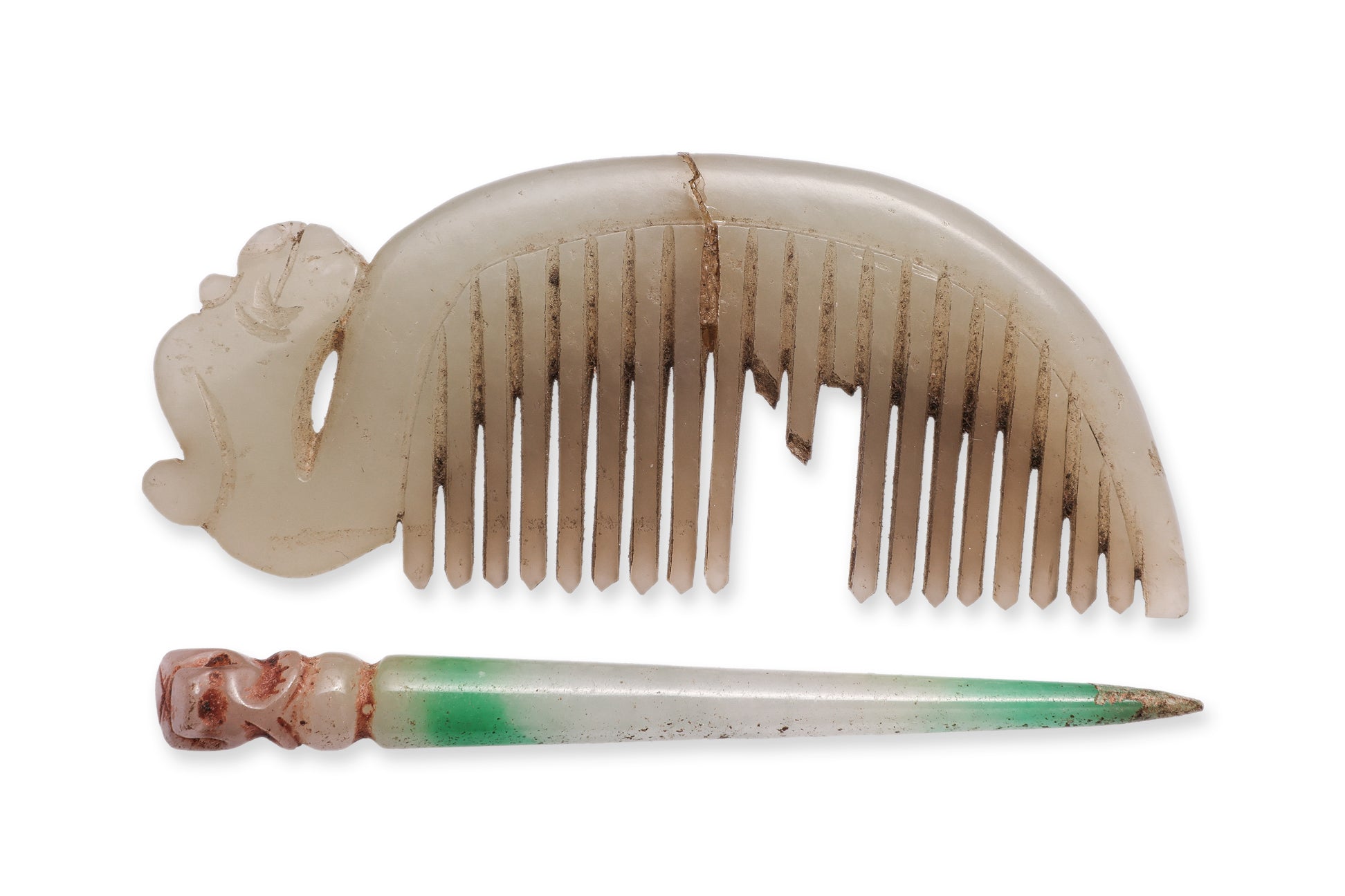 A JADE COMB AND HAIRPIN