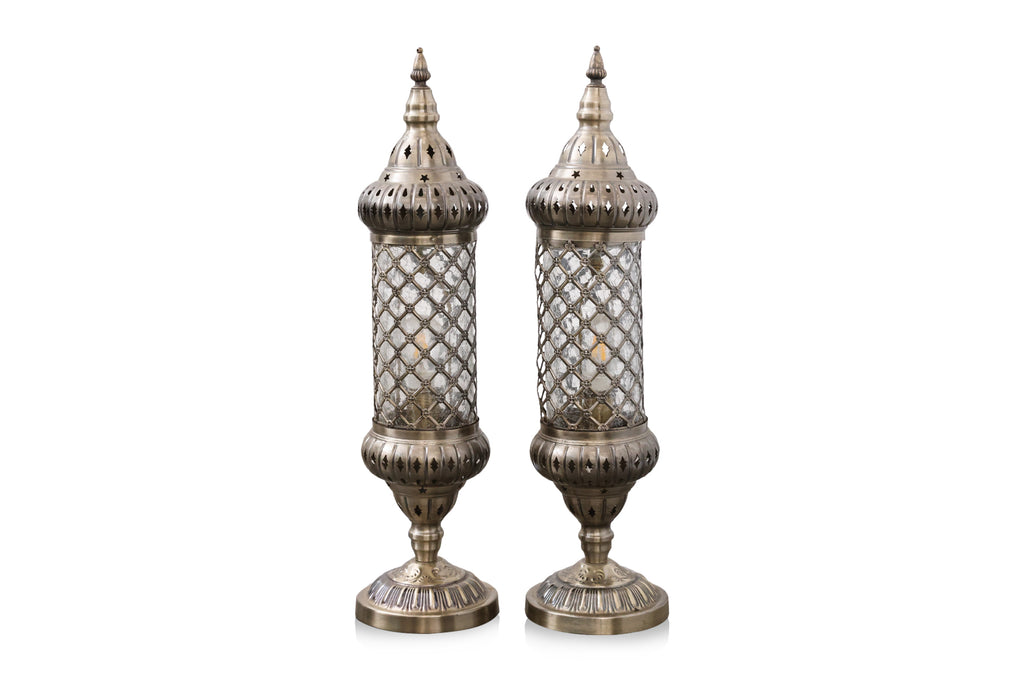 A PAIR OF METAL AND GLASS TABLE LAMPS
