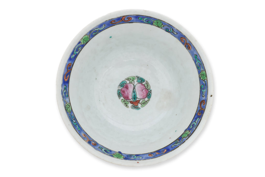 A SET OF 12 FAMILLE ROSE LOTUS DECORATED BOWLS