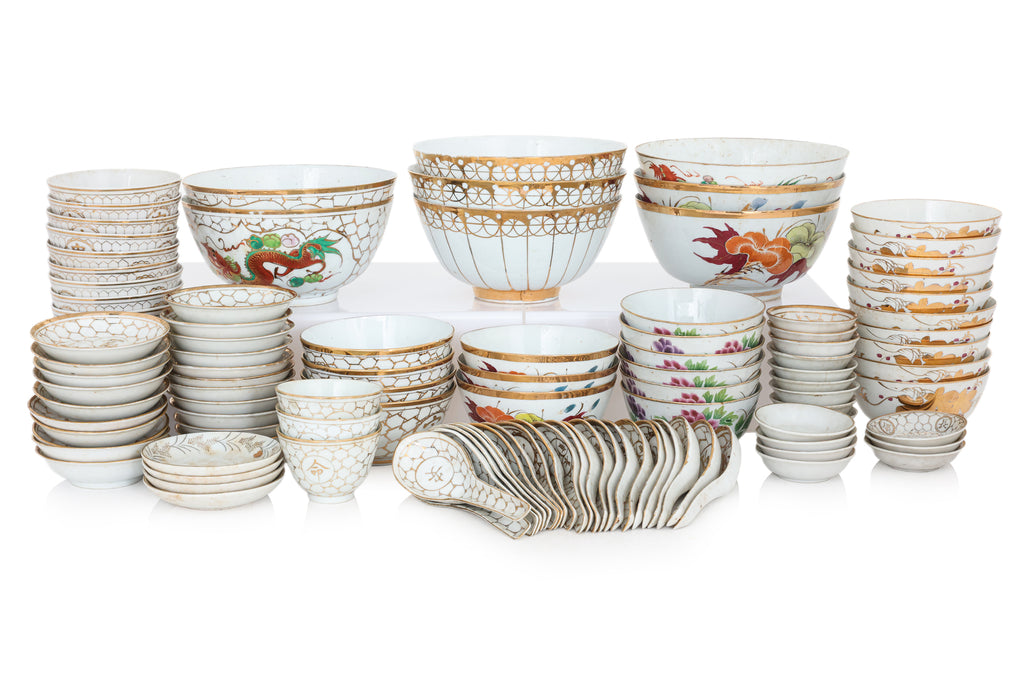 A HARLEQUIN WHITE AND GOLD DINNER SET