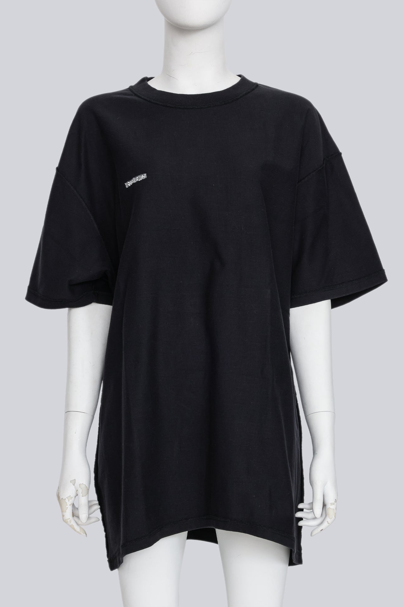 VETEMENTS - A WINTER 2019 BLACK 'INSIDE OUT' T-SHIRT