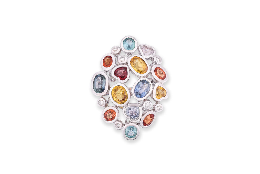 A MULTI-COLOUR SAPPHIRE AND DIAMOND RING