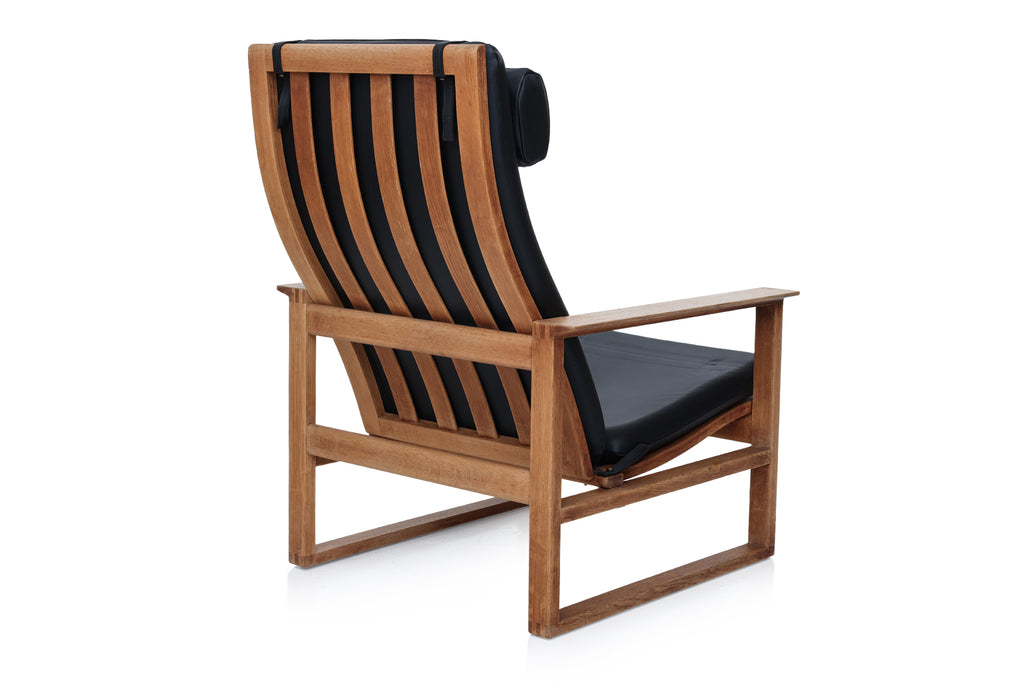 A BORGE MORGENSEN BM-2254 ARMCHAIR