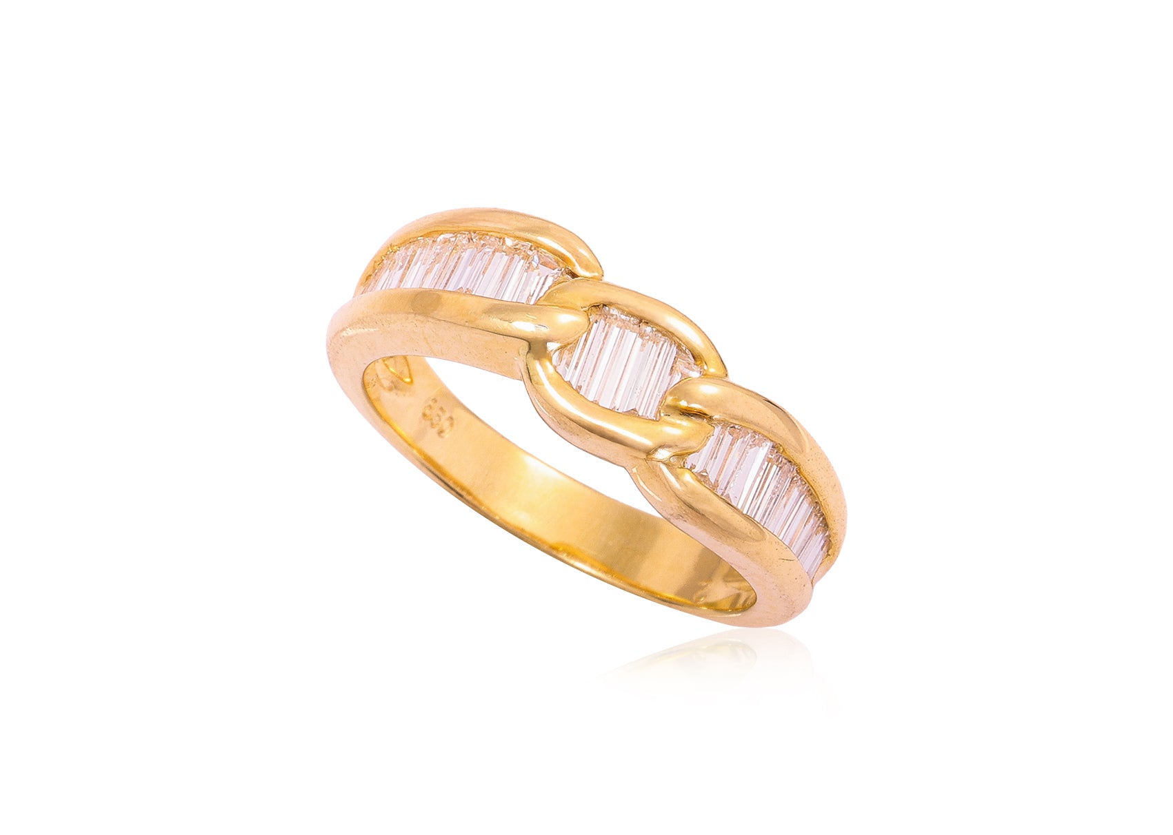 A HIGH KARAT GOLD DIAMOND RING