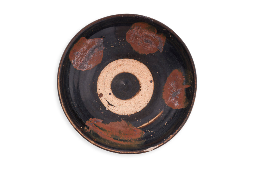 A BROWN-GLAZED POTTERY JAR AND A RUSSET-SPLASHED BOWL