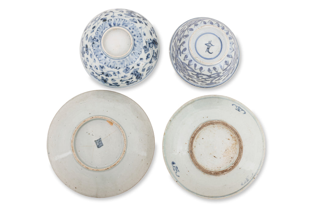 A GROUP OF SIX BLUE AND WHITE PORCELAIN WARES