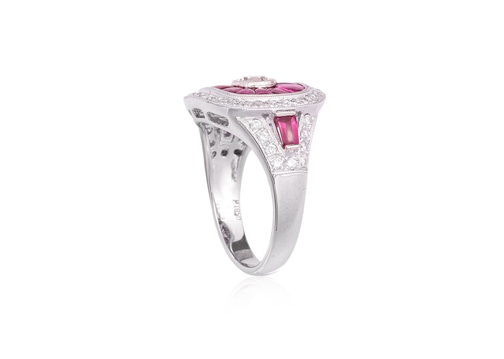 A DIAMOND AND RUBY RING
