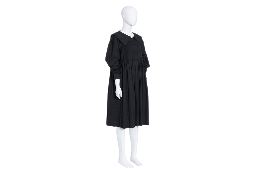 A MOLLY GODDARD BLACK BABYDOLL DRESS WITH OVERSIZED COLLAR