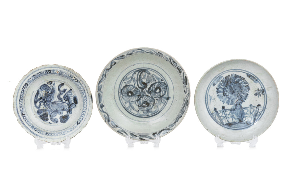 A GROUP OF SIX BLUE AND WHITE WARES