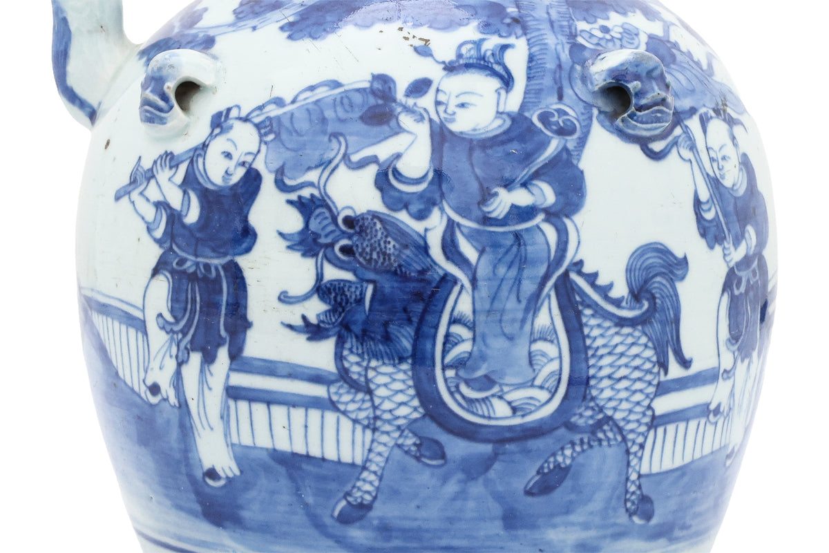 A BLUE AND WHITE PORCELAIN TEAPOT AND COVER