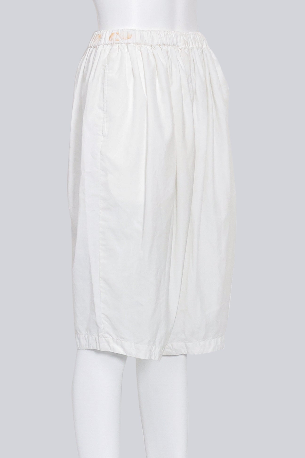 COMME DES GARCONS - A PAIR OF 2015 WHITE BERMUDA SHORTS
