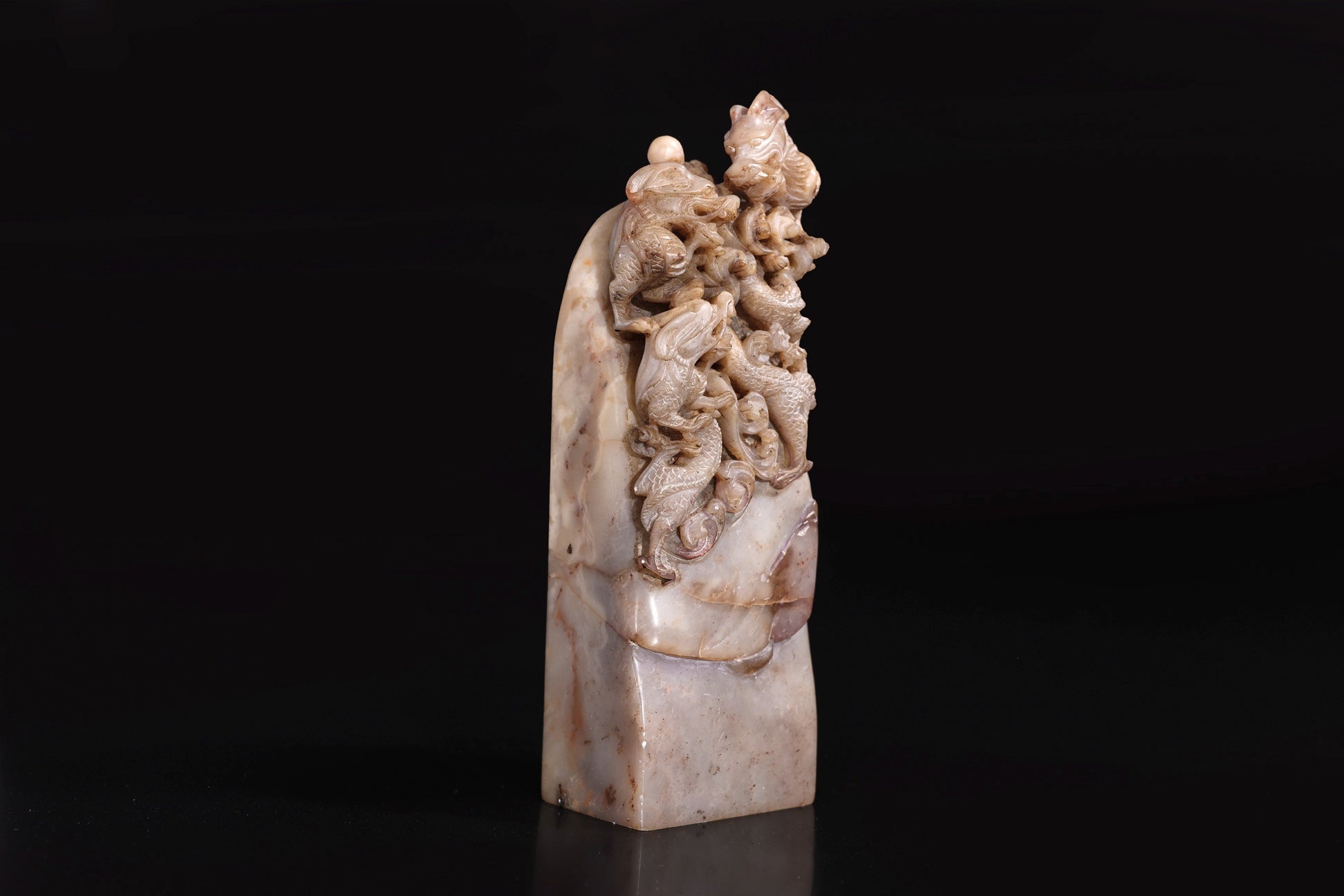 A CARVED SOAPSTONE DRAGON SEAL