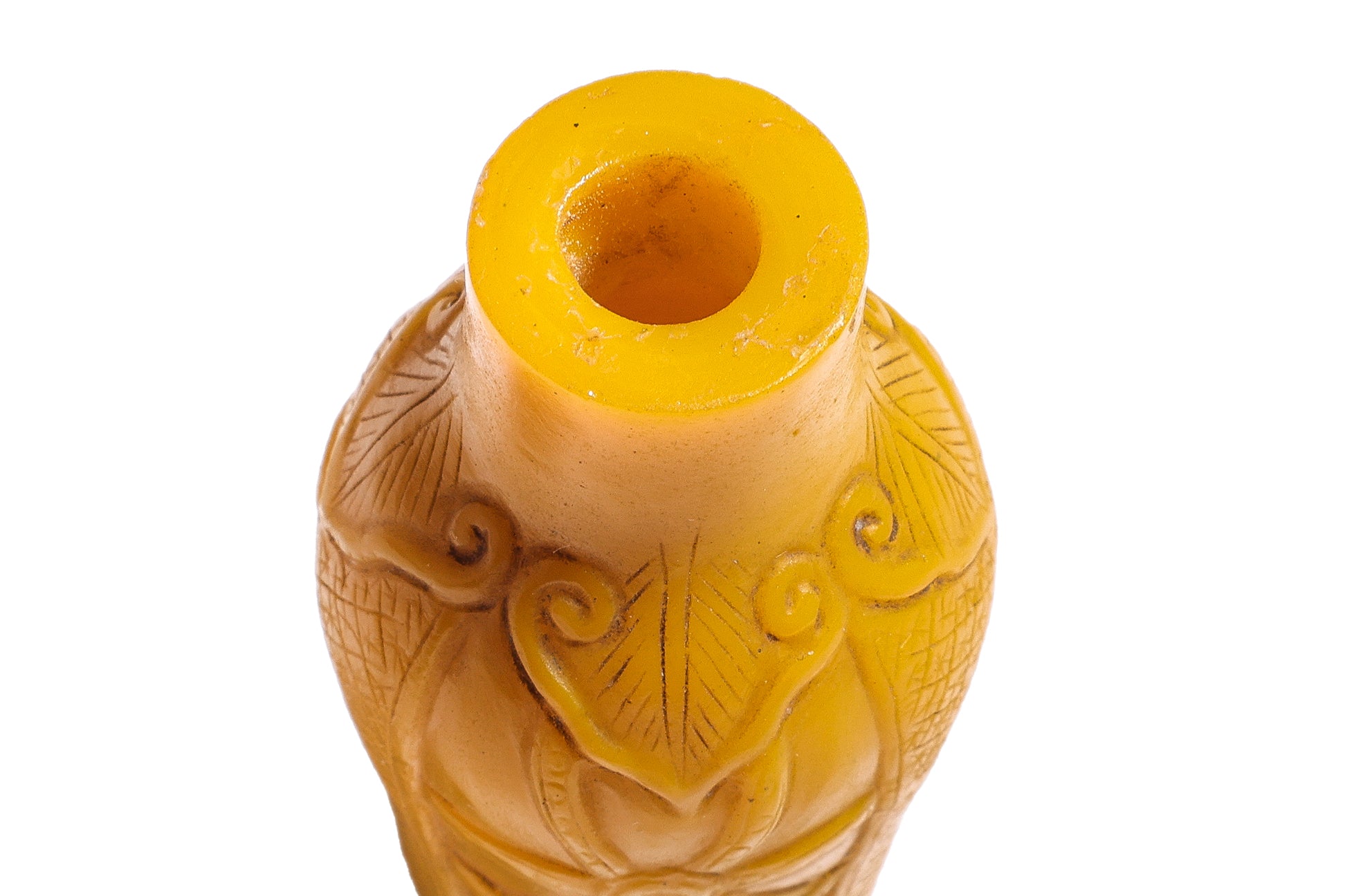 A YELLOW GLASS SNUFF BOTTLE