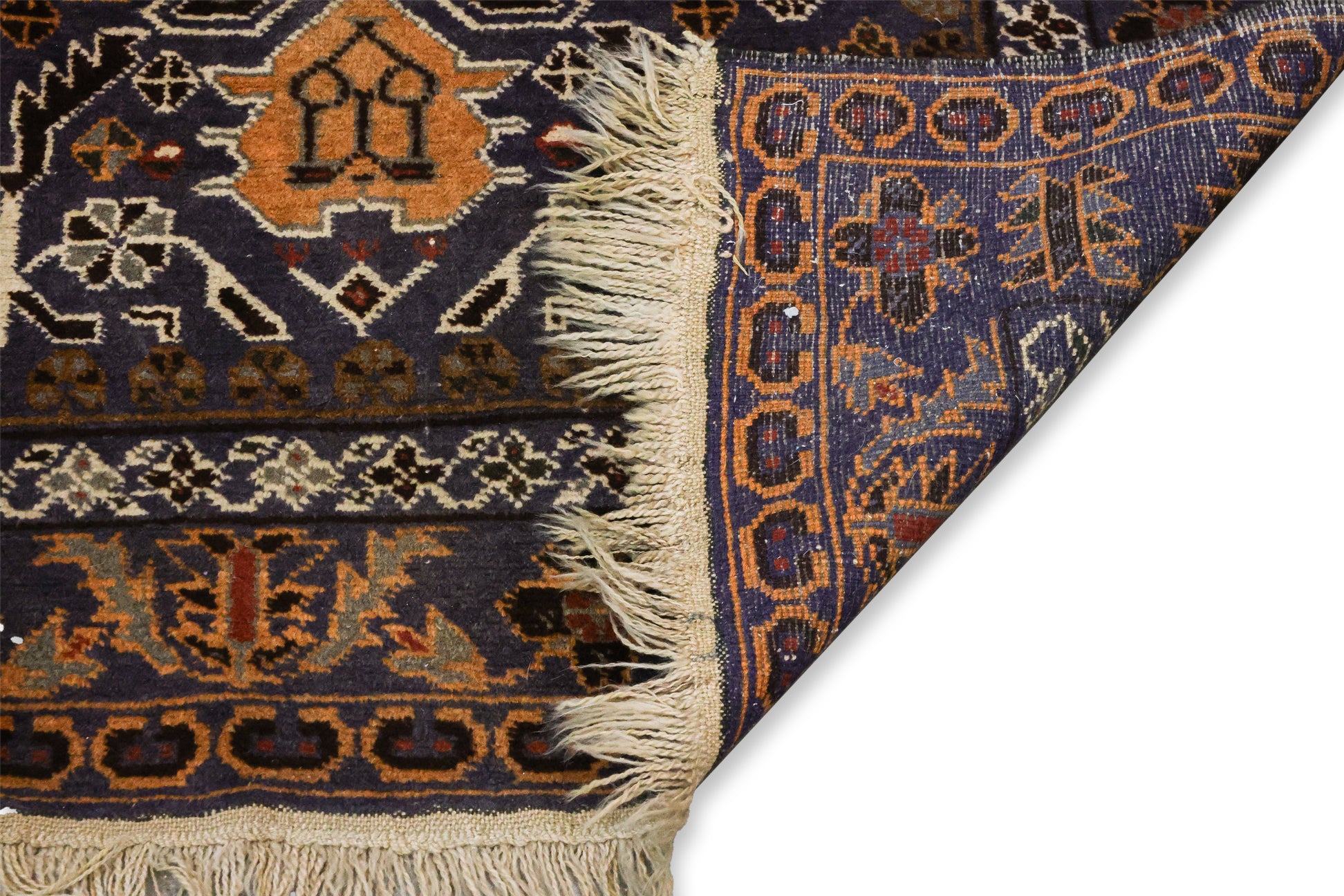A CAUCASIAN WOOL RUG (200 X 110CM)