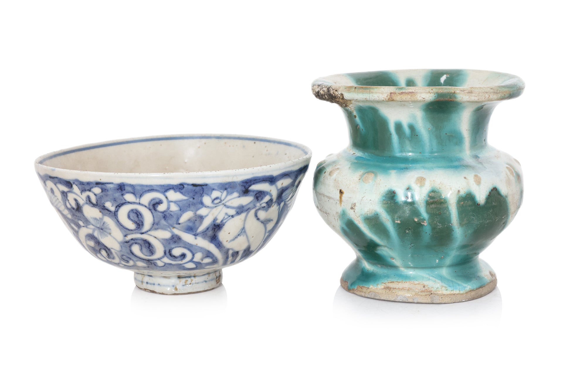 A GROUP OF THREE CERAMIC WARES