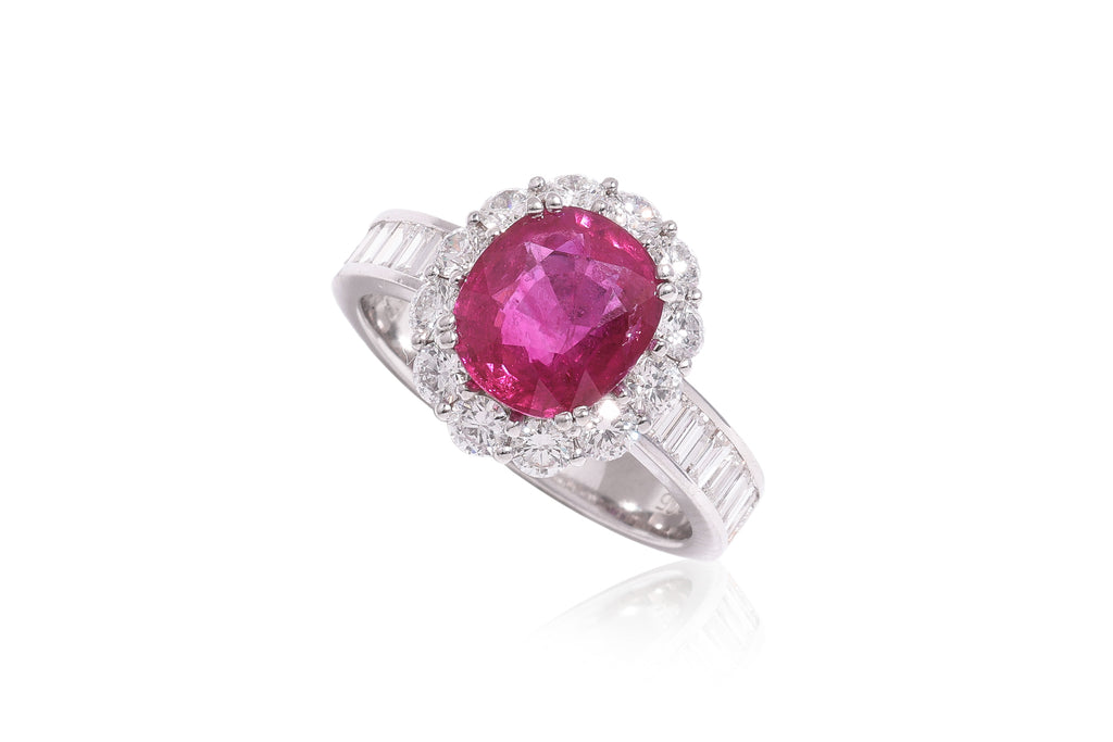 A BURMESE RUBY AND DIAMOND RING
