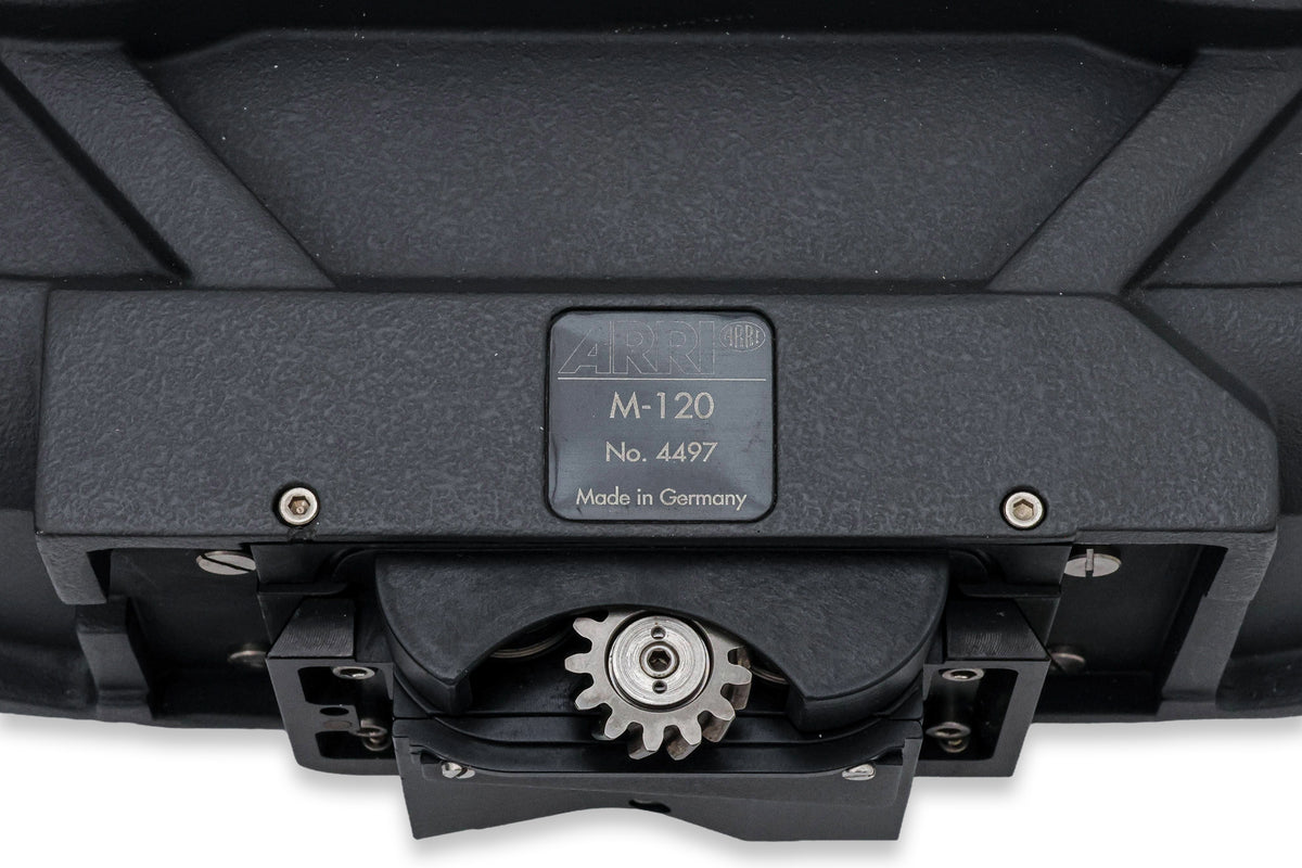 AN ARRI ARRIMAG 120 400FT FILM MAGAZINE