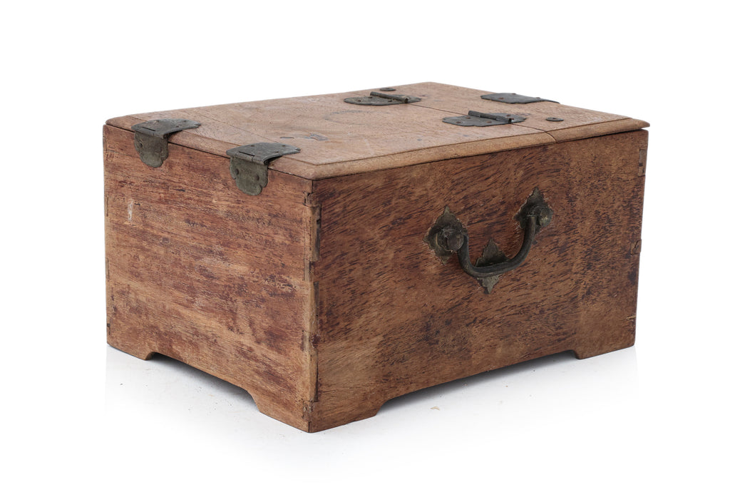 A HARDWOOD AND BONE INLAID DRESSING TABLE BOX
