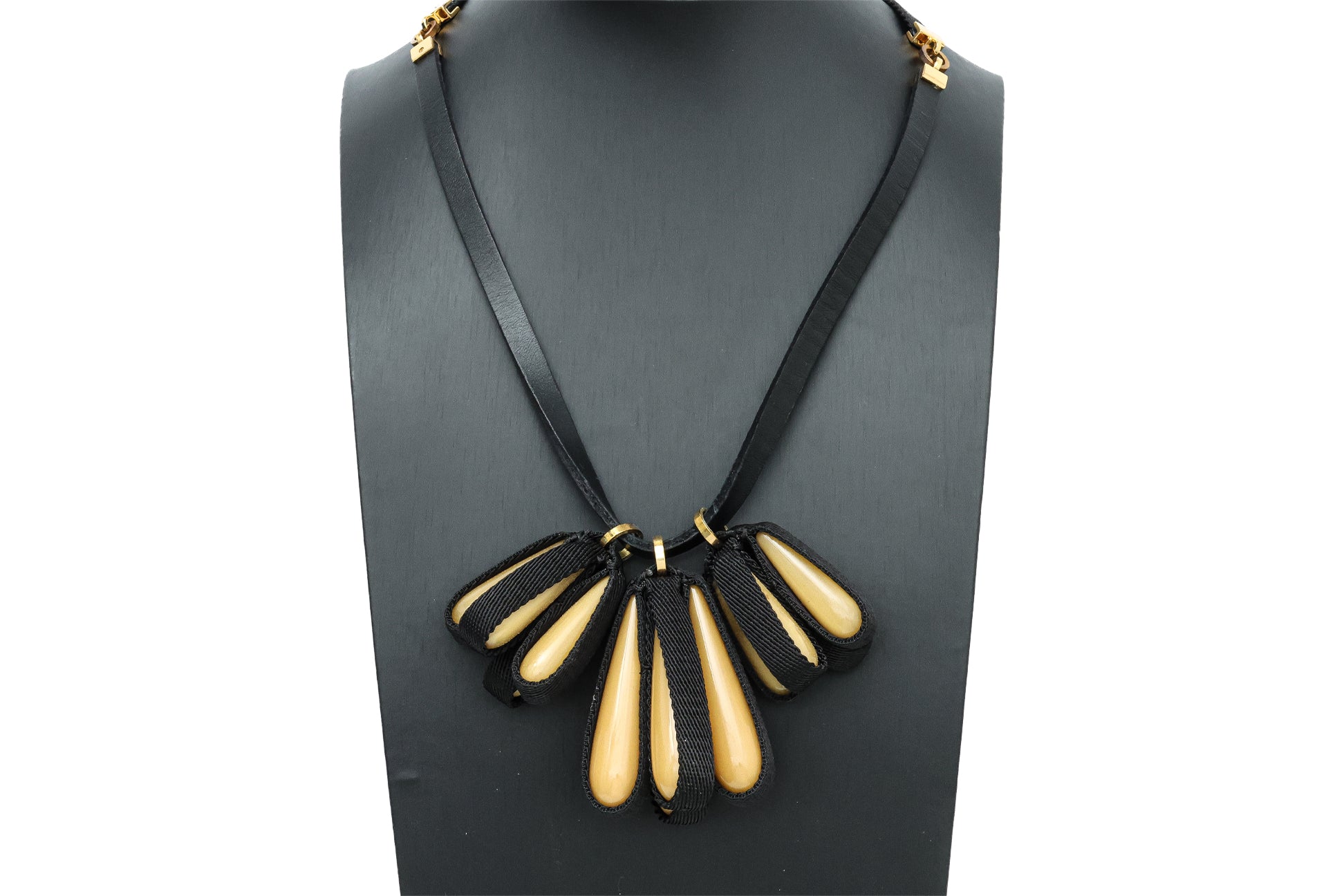 MARNI - A DROPLET PENDANT STATEMENT NECKLACE
