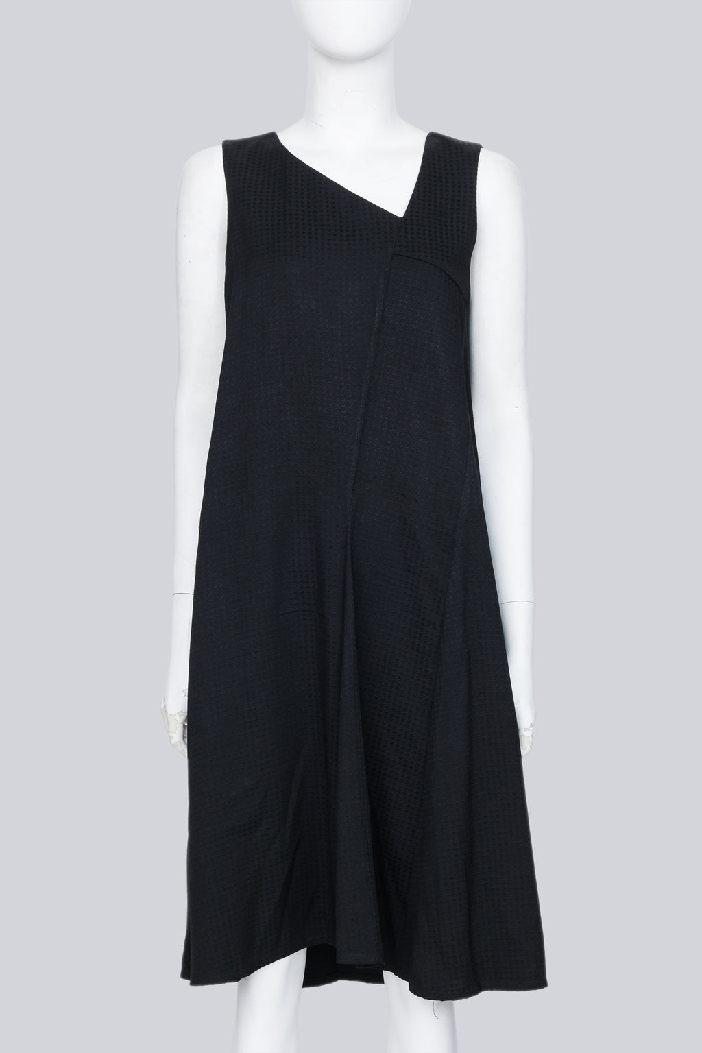 NOIR KEI NINOMIYA COMME DES GARCONS - A 2015 BLACK SLEEVELESS DRESS