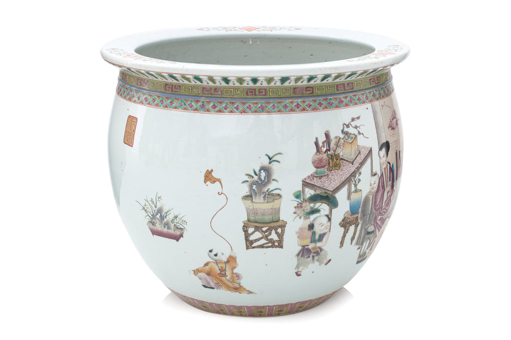 A LARGE FAMILLE ROSE PORCELAIN JARDINIERE